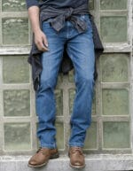 Jeans da uomo colore mid denim da personalizzare