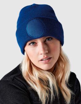 Cappellino invernale personalizzato con patch tonda